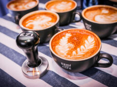 Lateadores atentos, tercera Competencia de Arte Latte en Exigí Buen Café